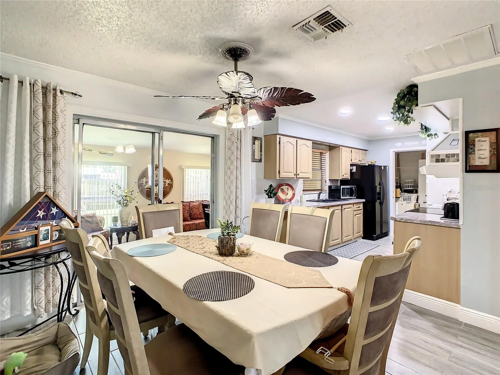 624 ROYAL PALM DR