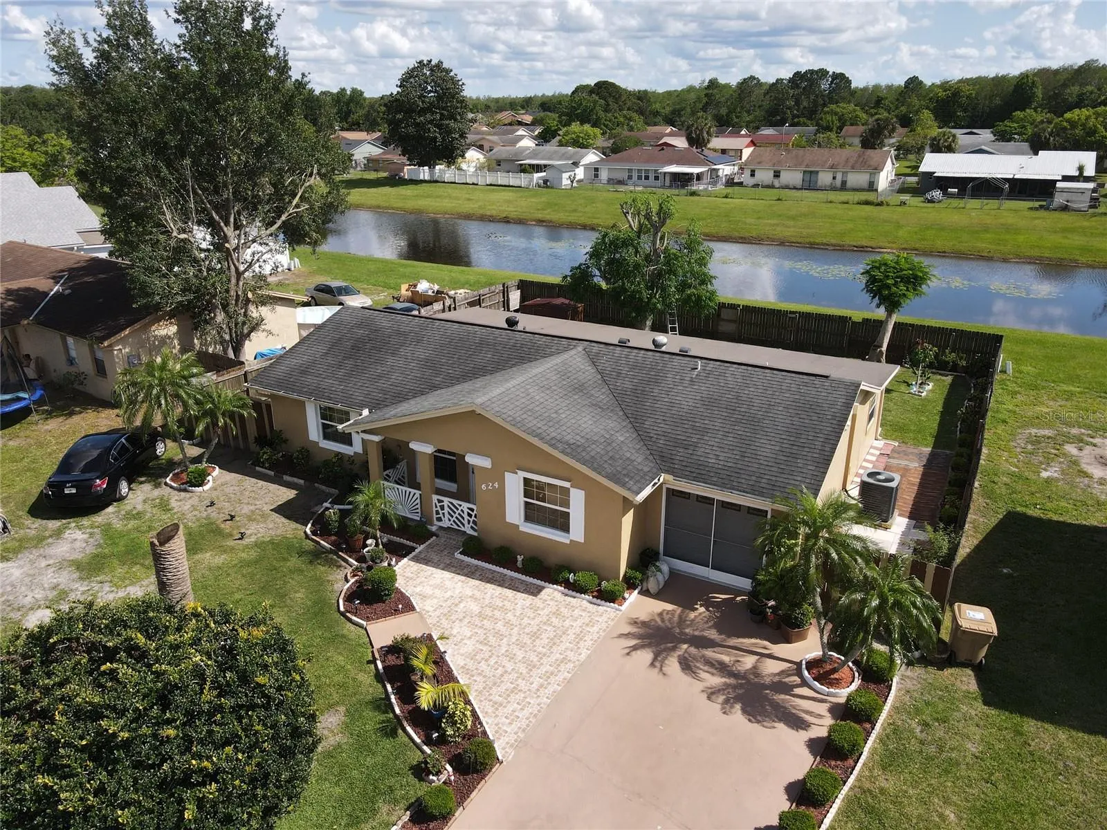 624 ROYAL PALM DR