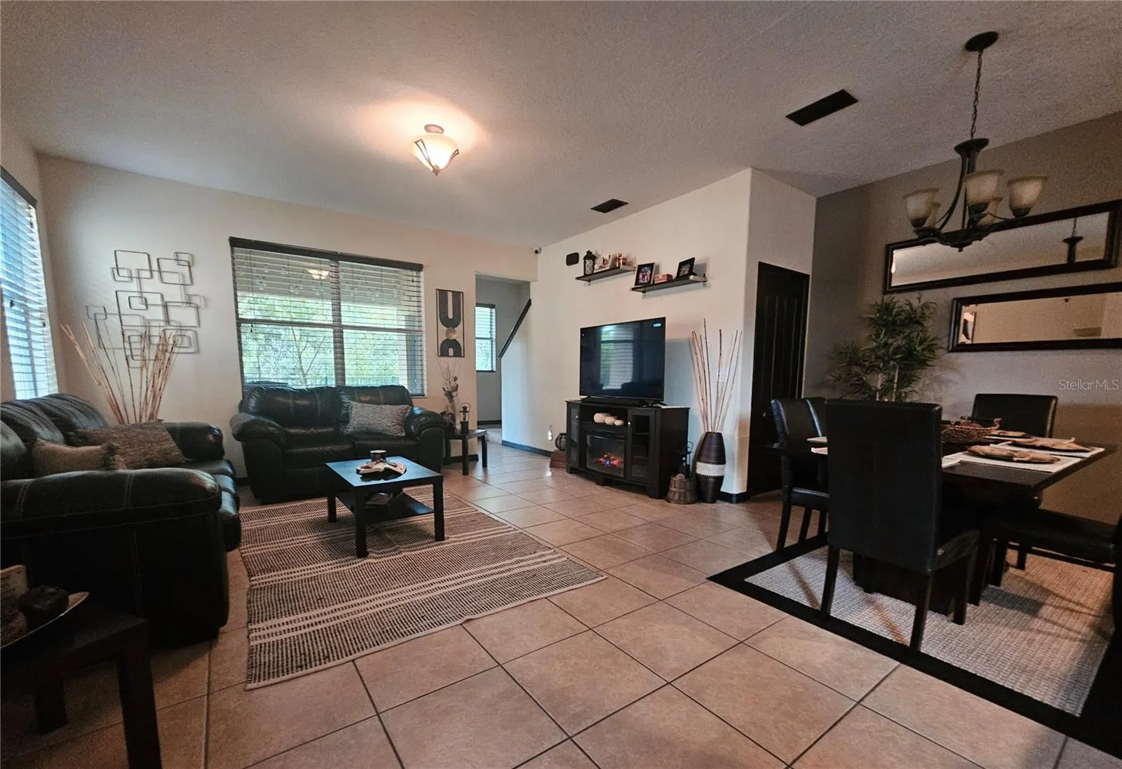 3162 RODRICK CIR