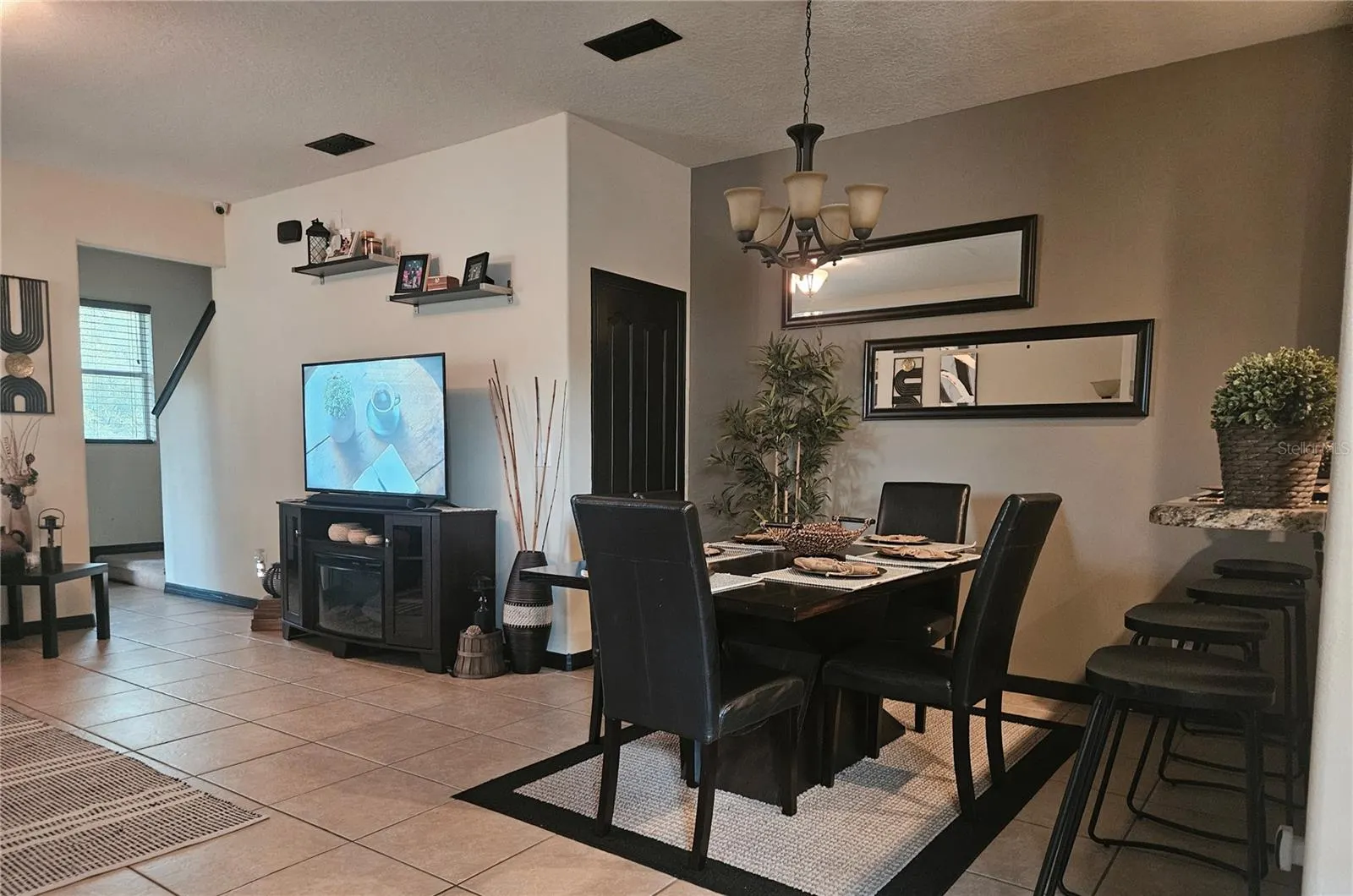 3162 RODRICK CIR