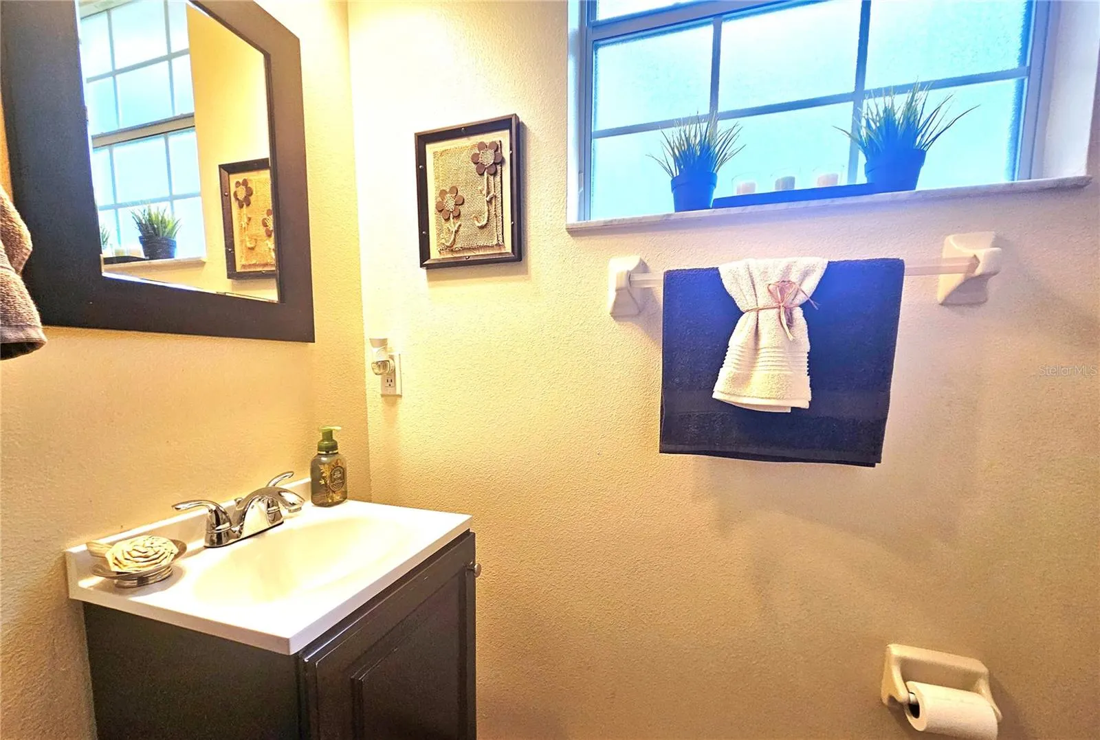 3162 RODRICK CIR