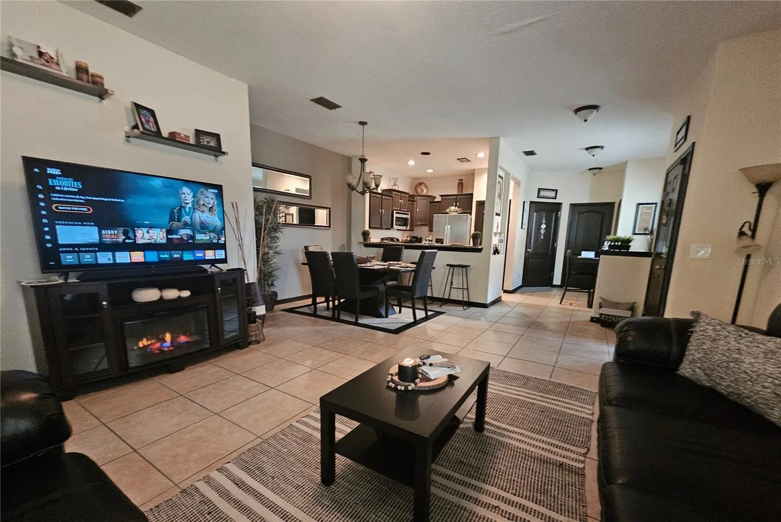3162 RODRICK CIR
