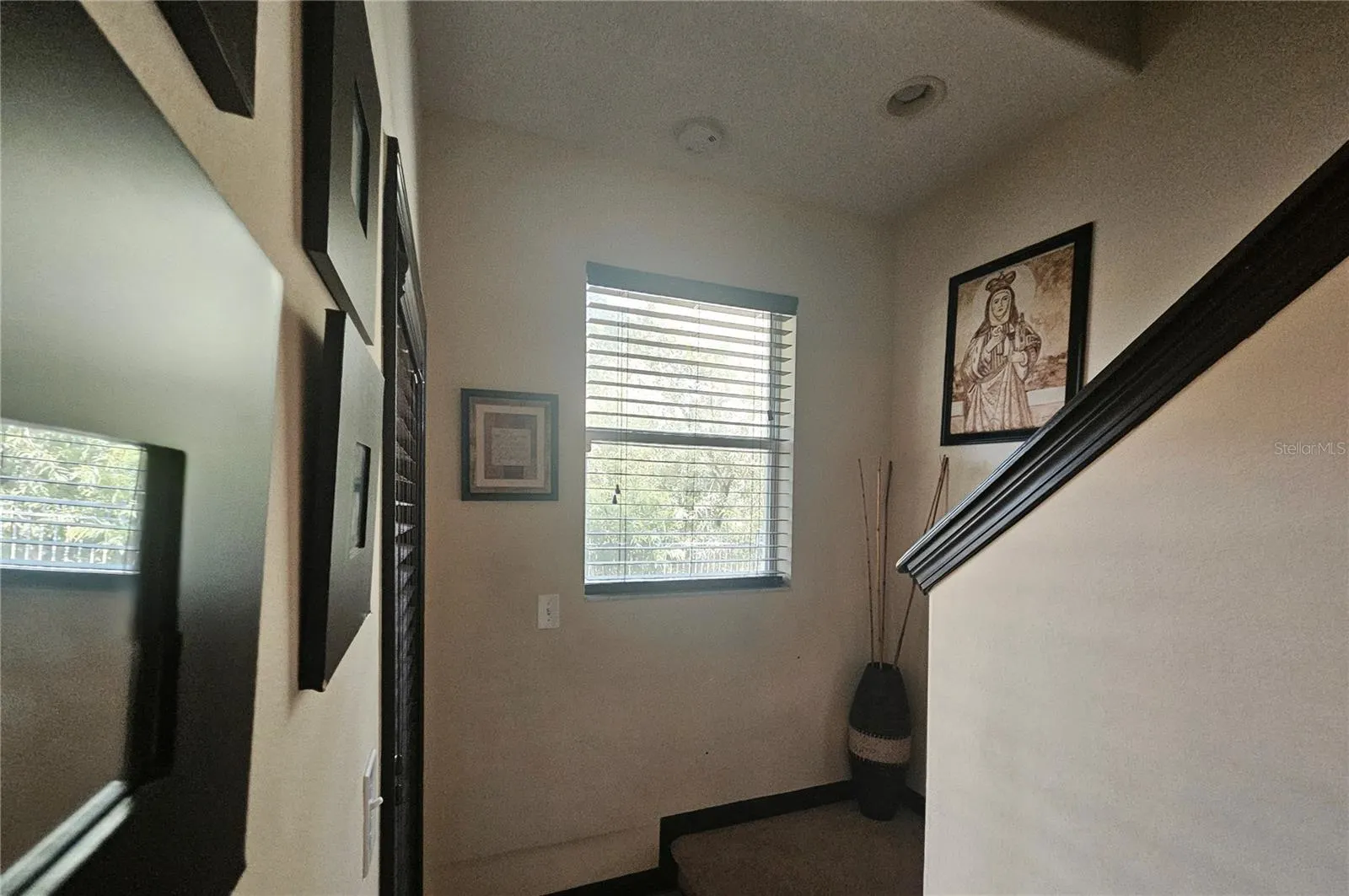 3162 RODRICK CIR