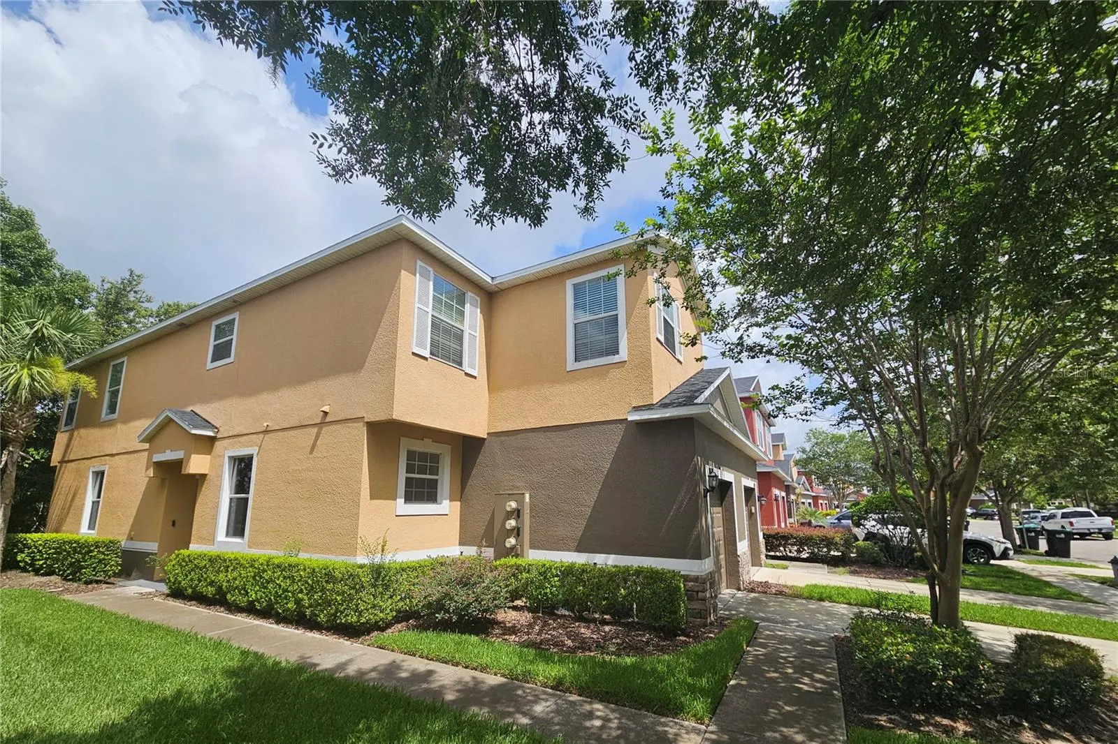 3162 RODRICK CIR