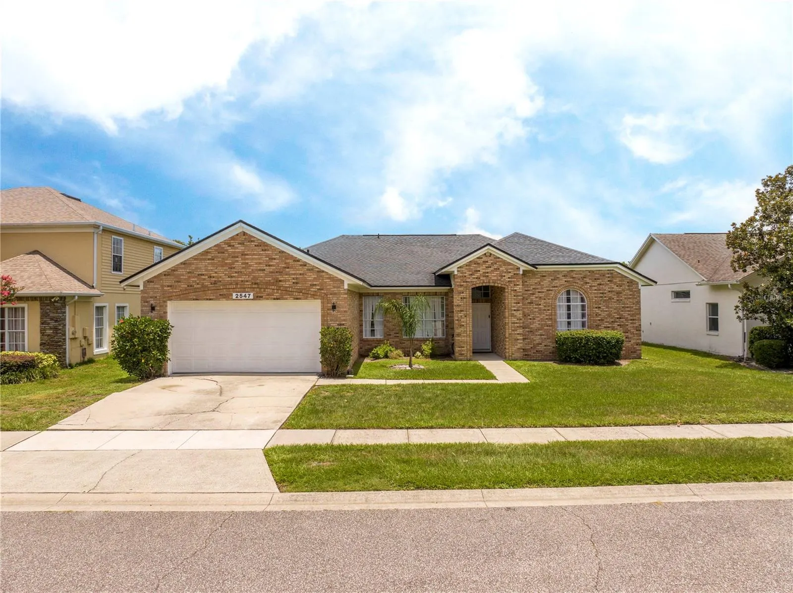 2547 RACCOON RUN LN