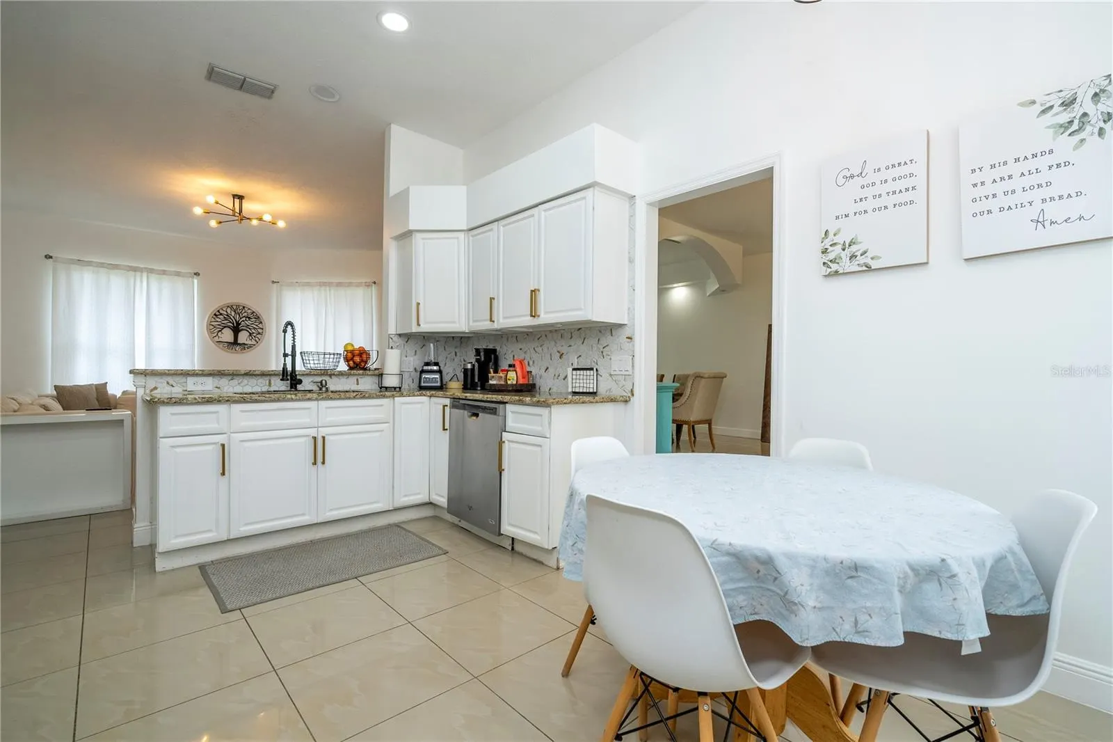 2547 RACCOON RUN LN