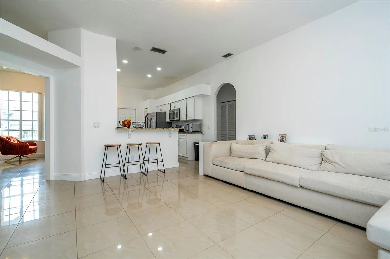2547 RACCOON RUN LN