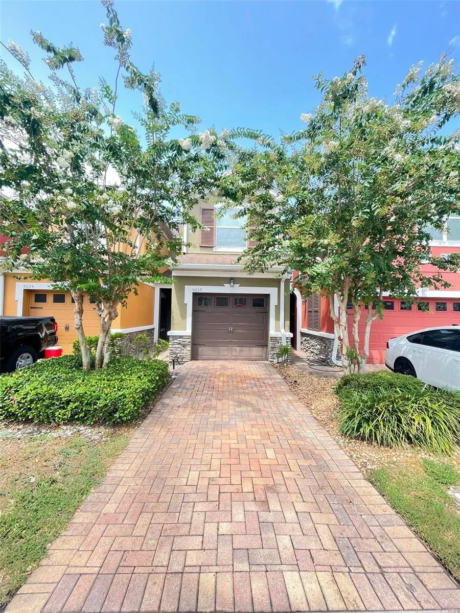 9637 SILVER BUTTONWOOD ST