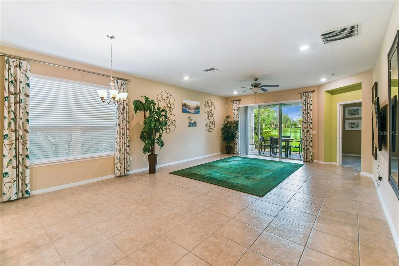 151 CASAVISTA DR