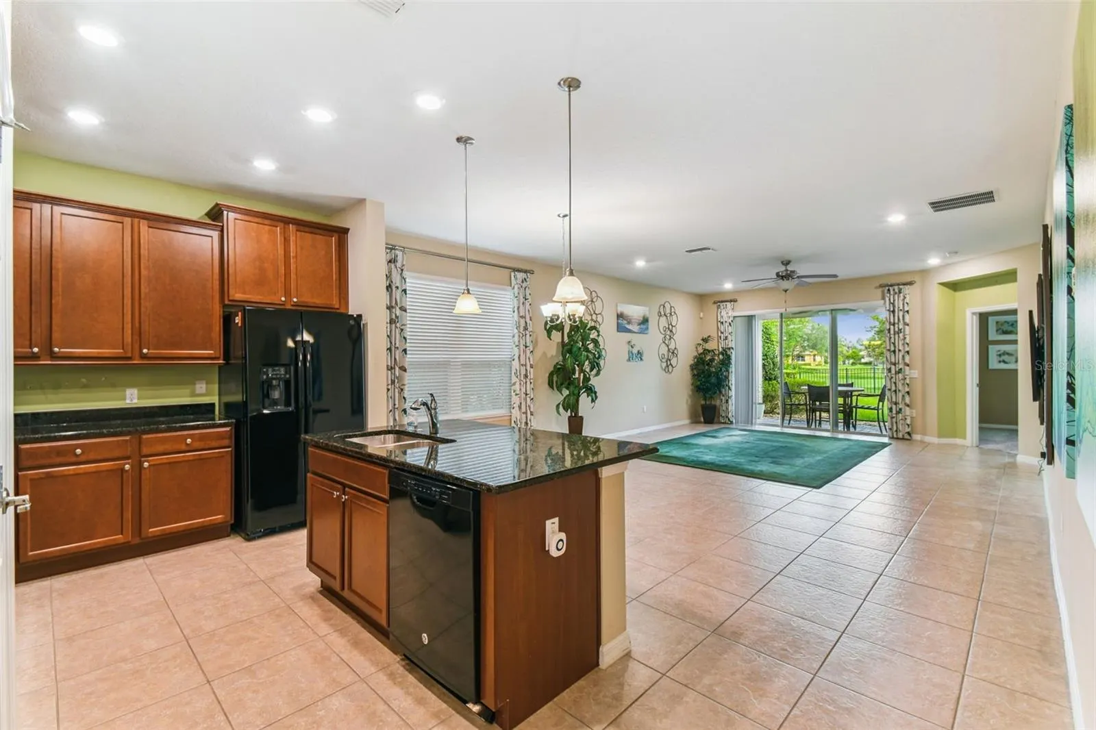 151 CASAVISTA DR