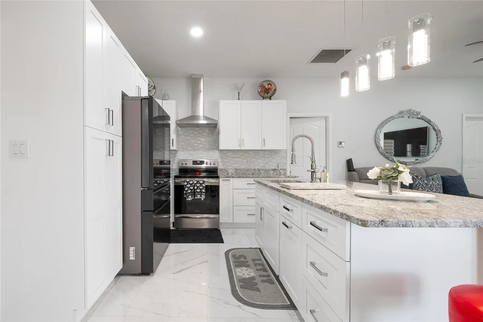 3200 VICTORIA DR