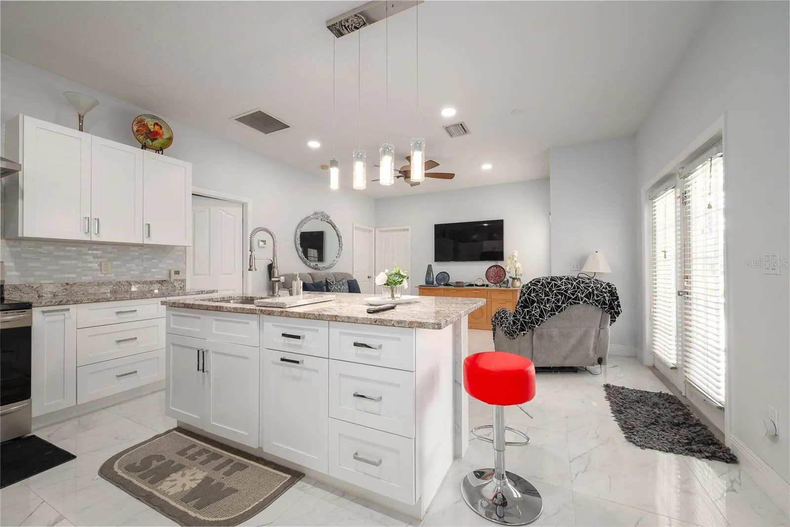 3200 VICTORIA DR