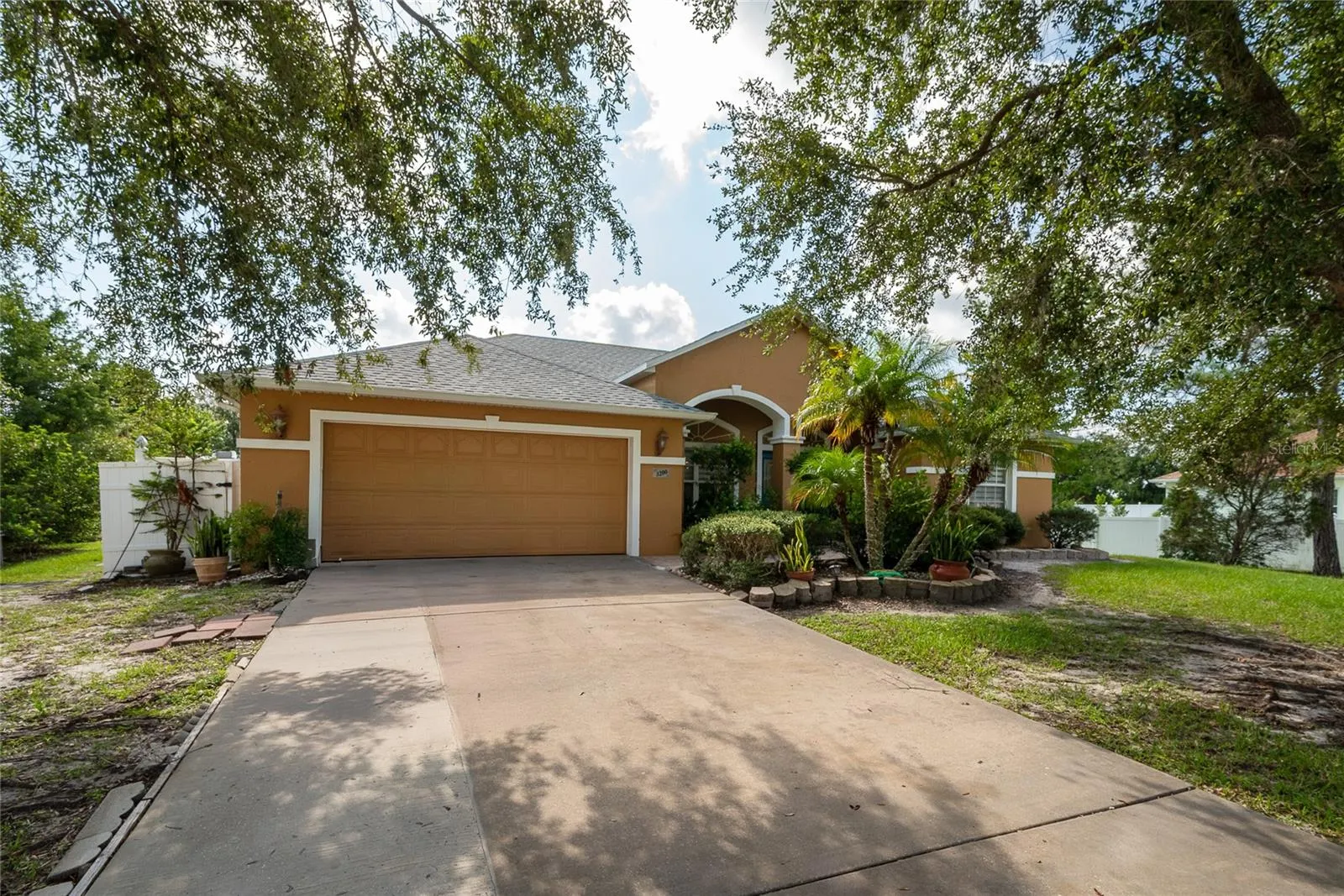 3200 VICTORIA DR