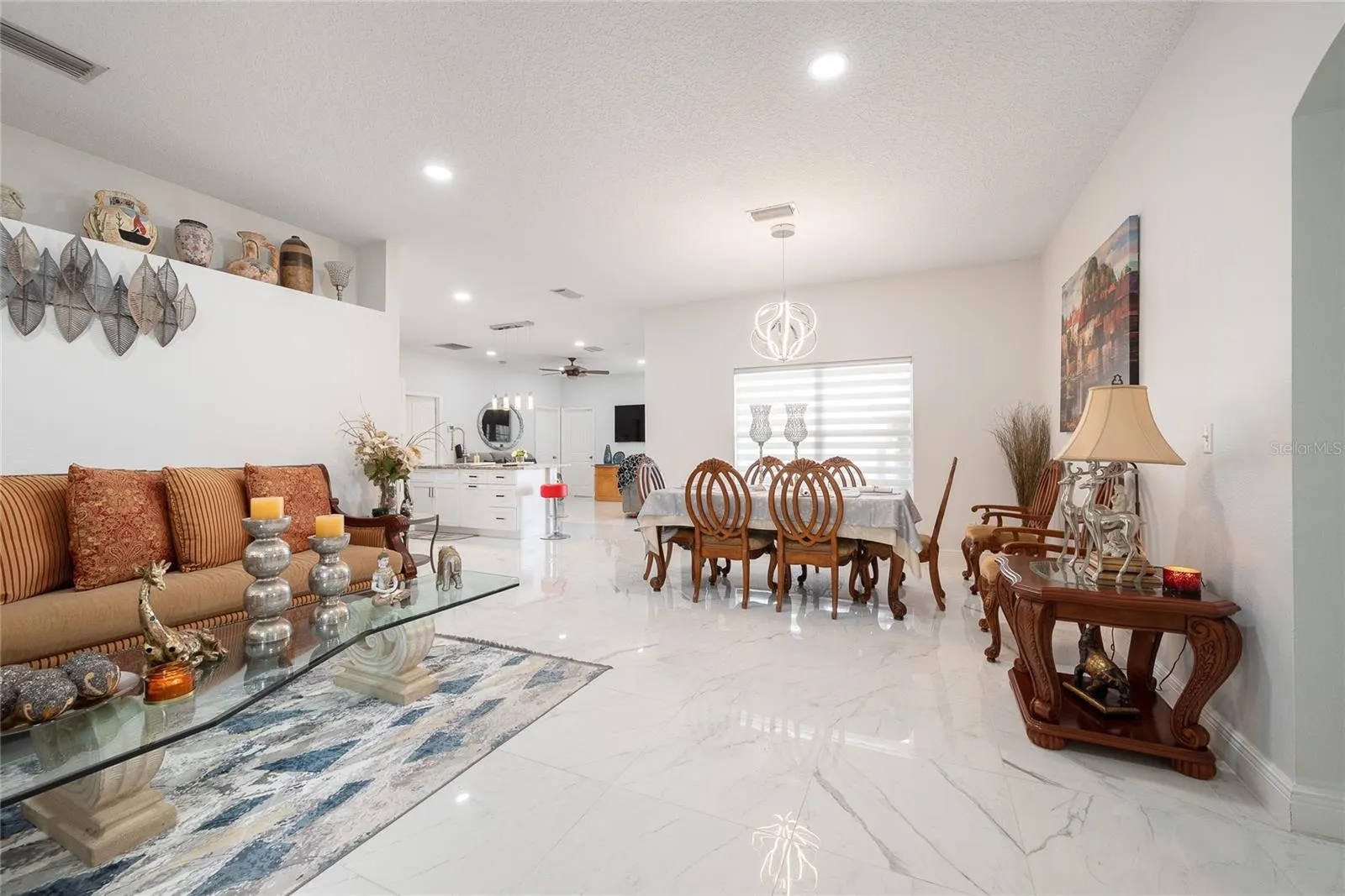 3200 VICTORIA DR