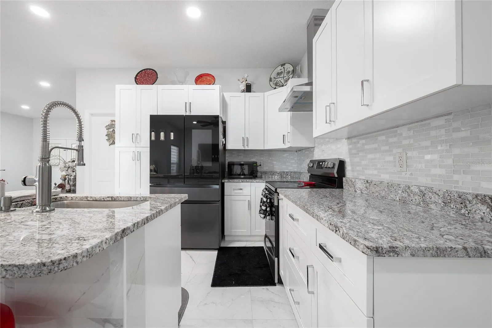 3200 VICTORIA DR