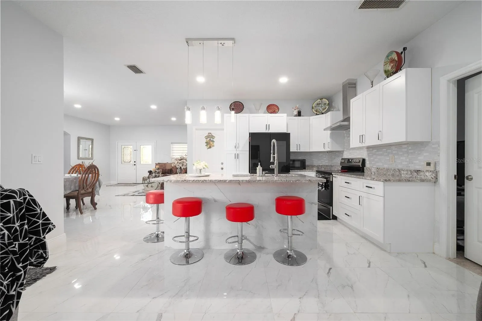 3200 VICTORIA DR