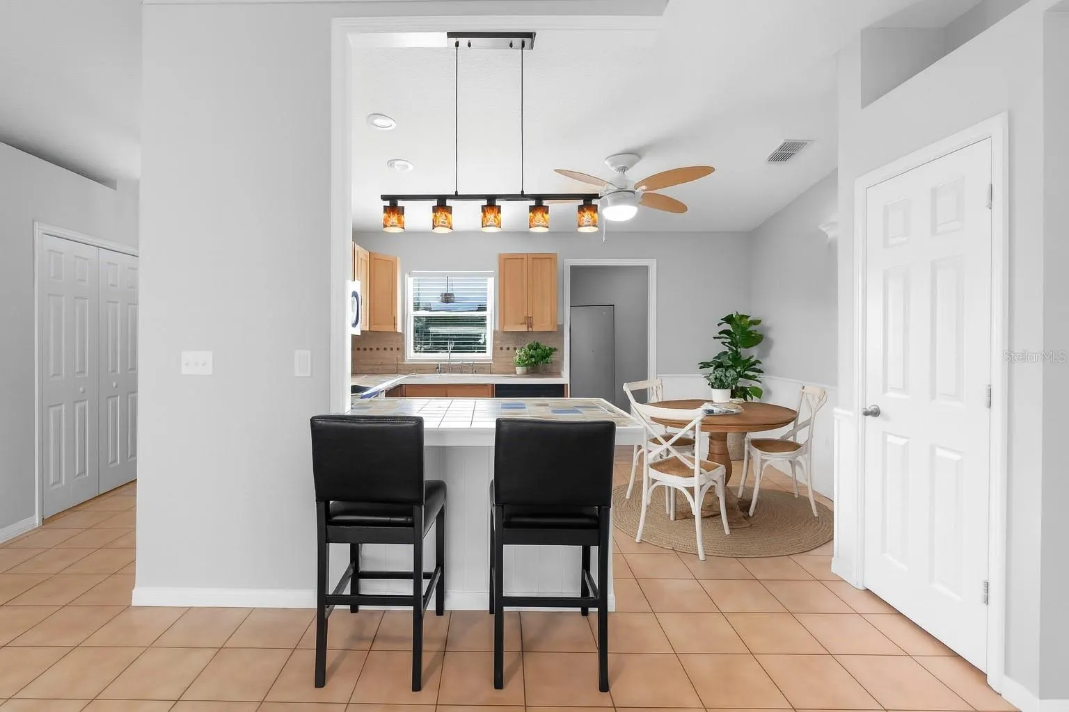 2225 BARBARA DR