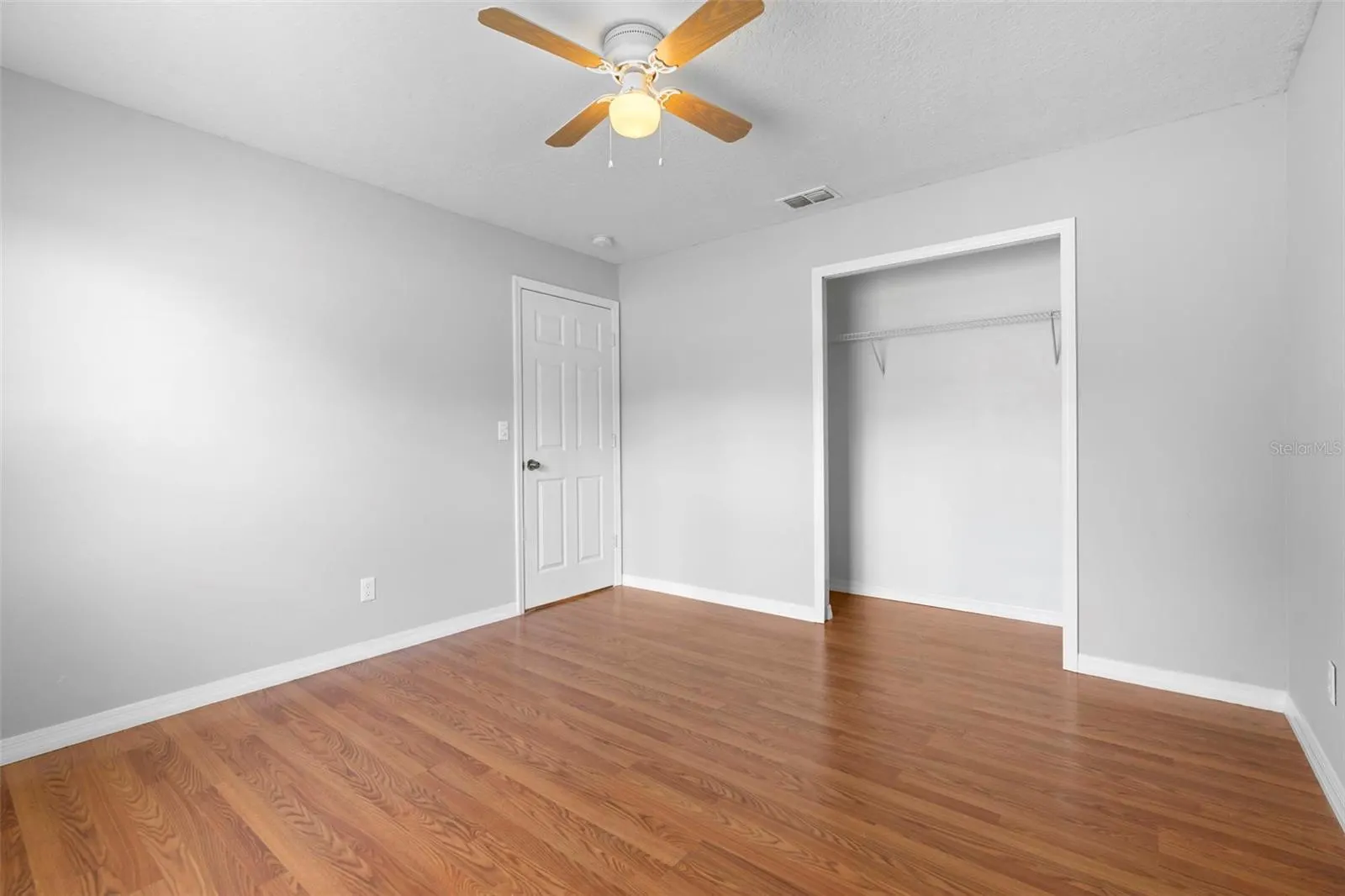 2225 BARBARA DR