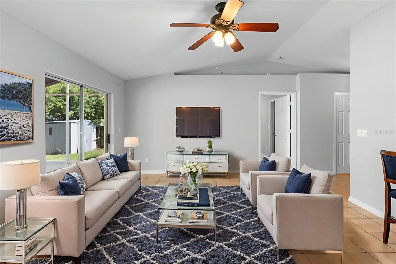 2225 BARBARA DR