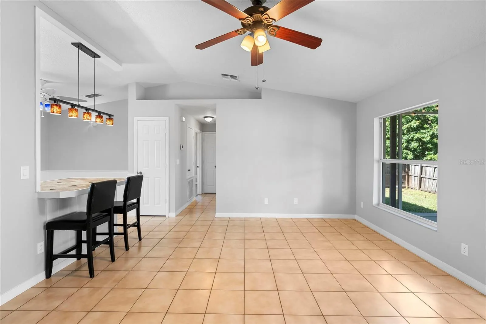 2225 BARBARA DR