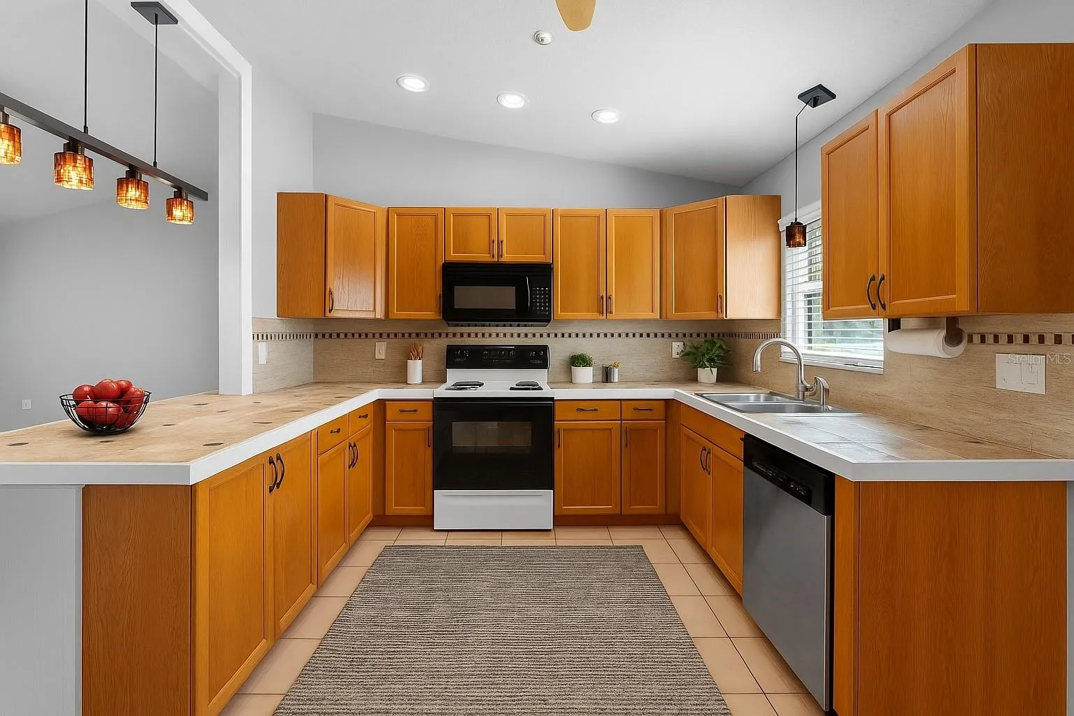 2225 BARBARA DR