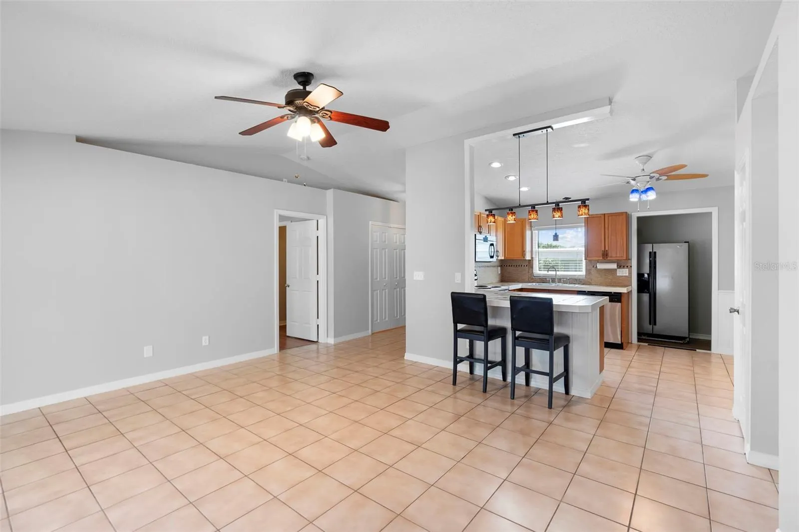 2225 BARBARA DR