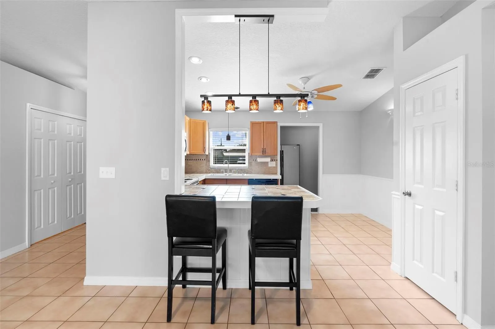 2225 BARBARA DR