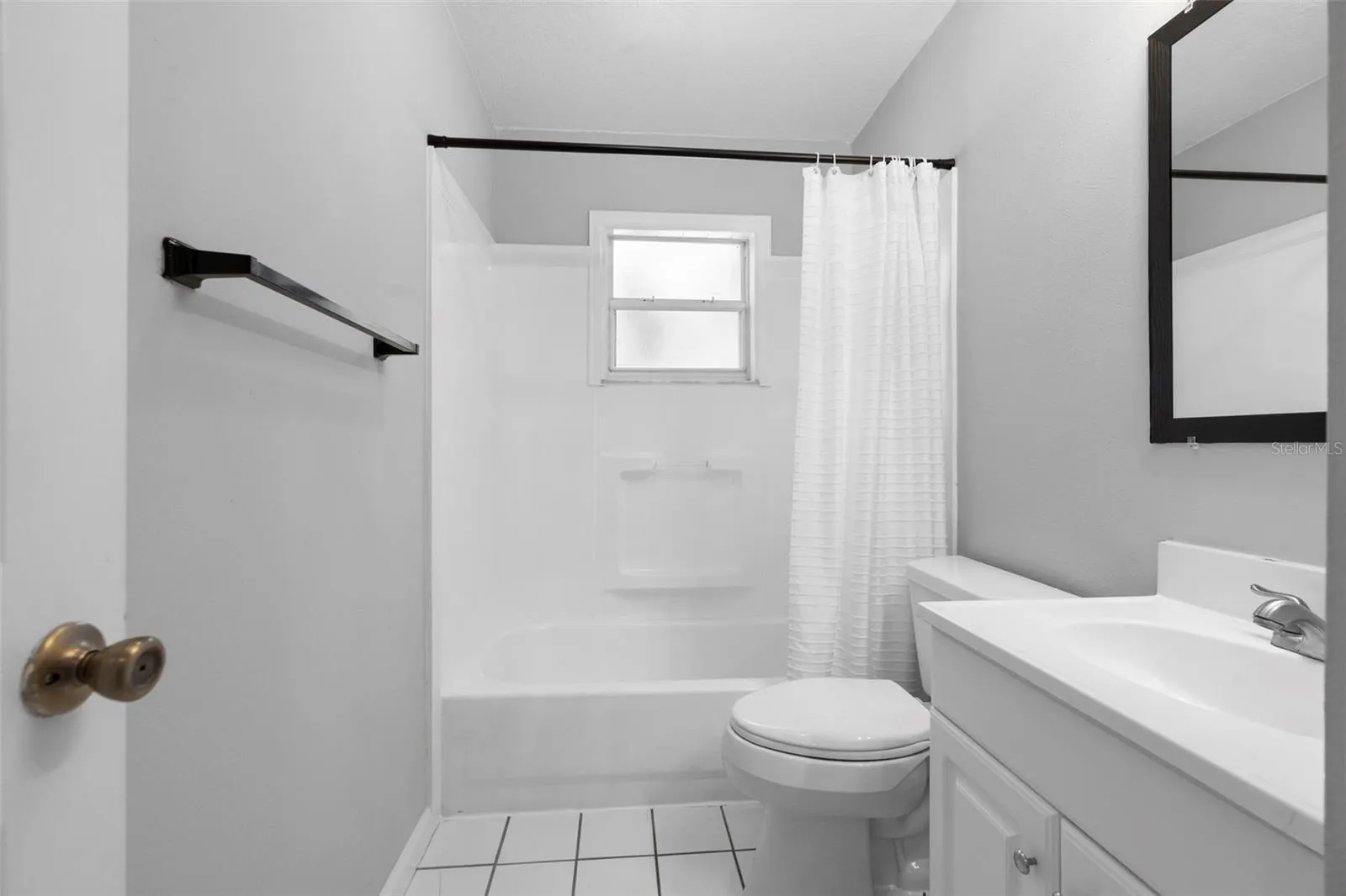2225 BARBARA DR