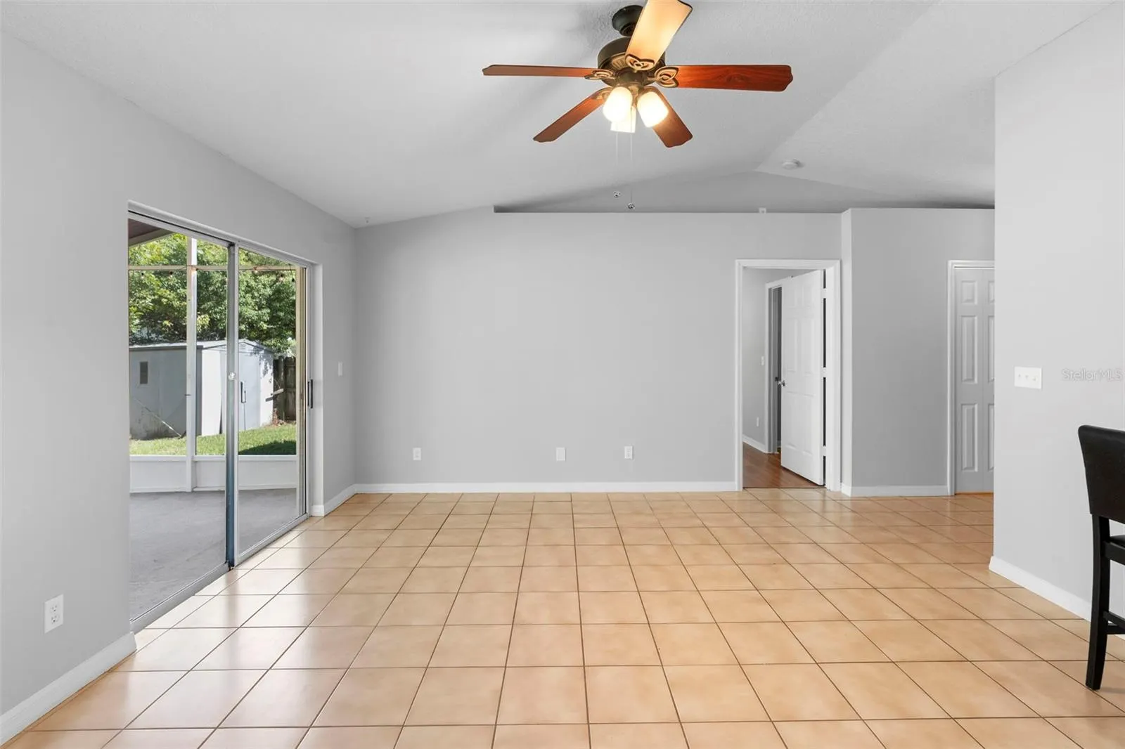 2225 BARBARA DR
