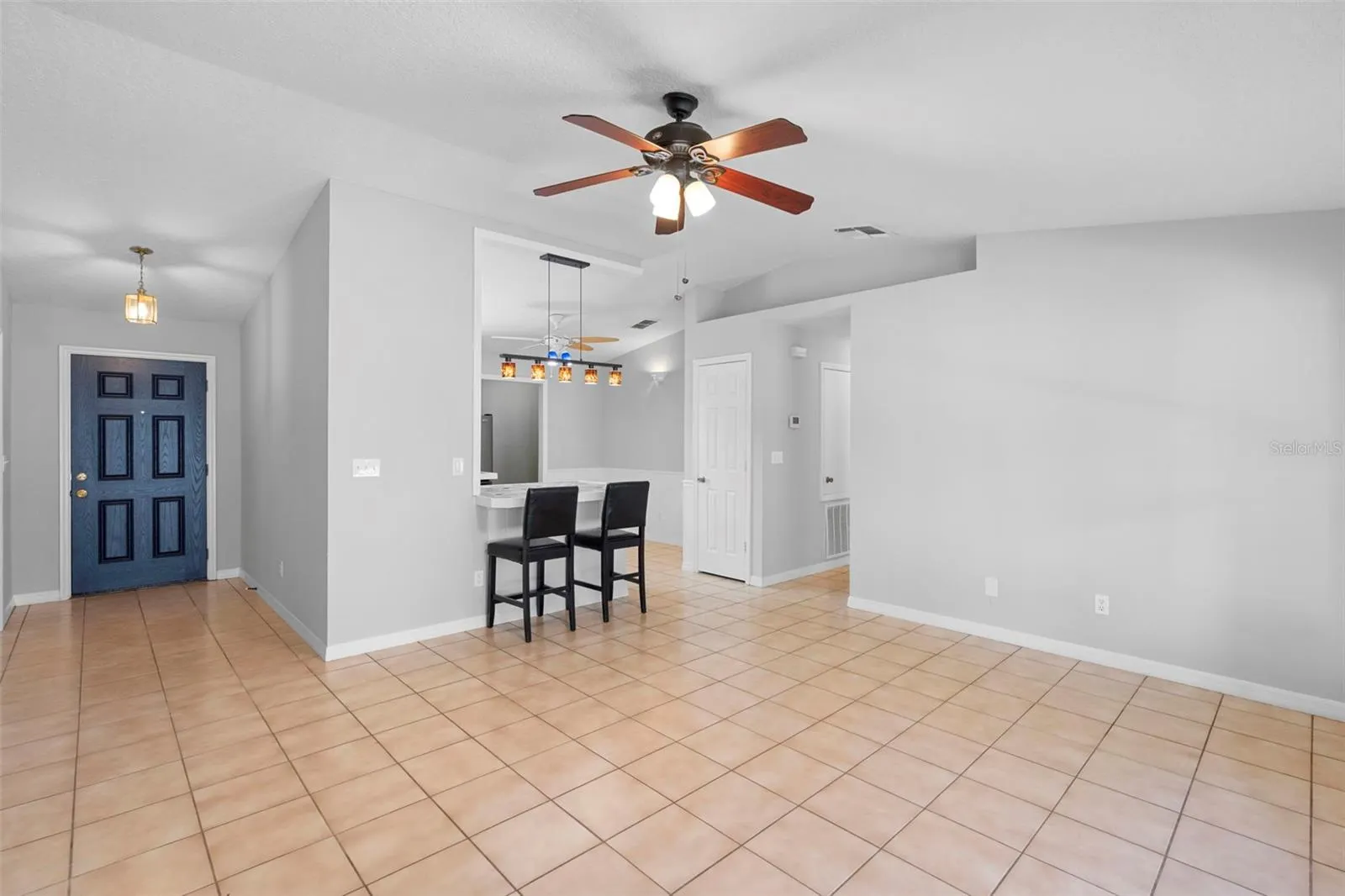 2225 BARBARA DR