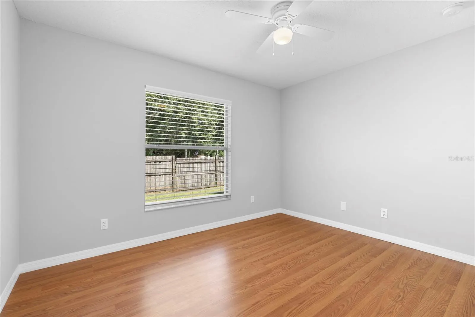 2225 BARBARA DR
