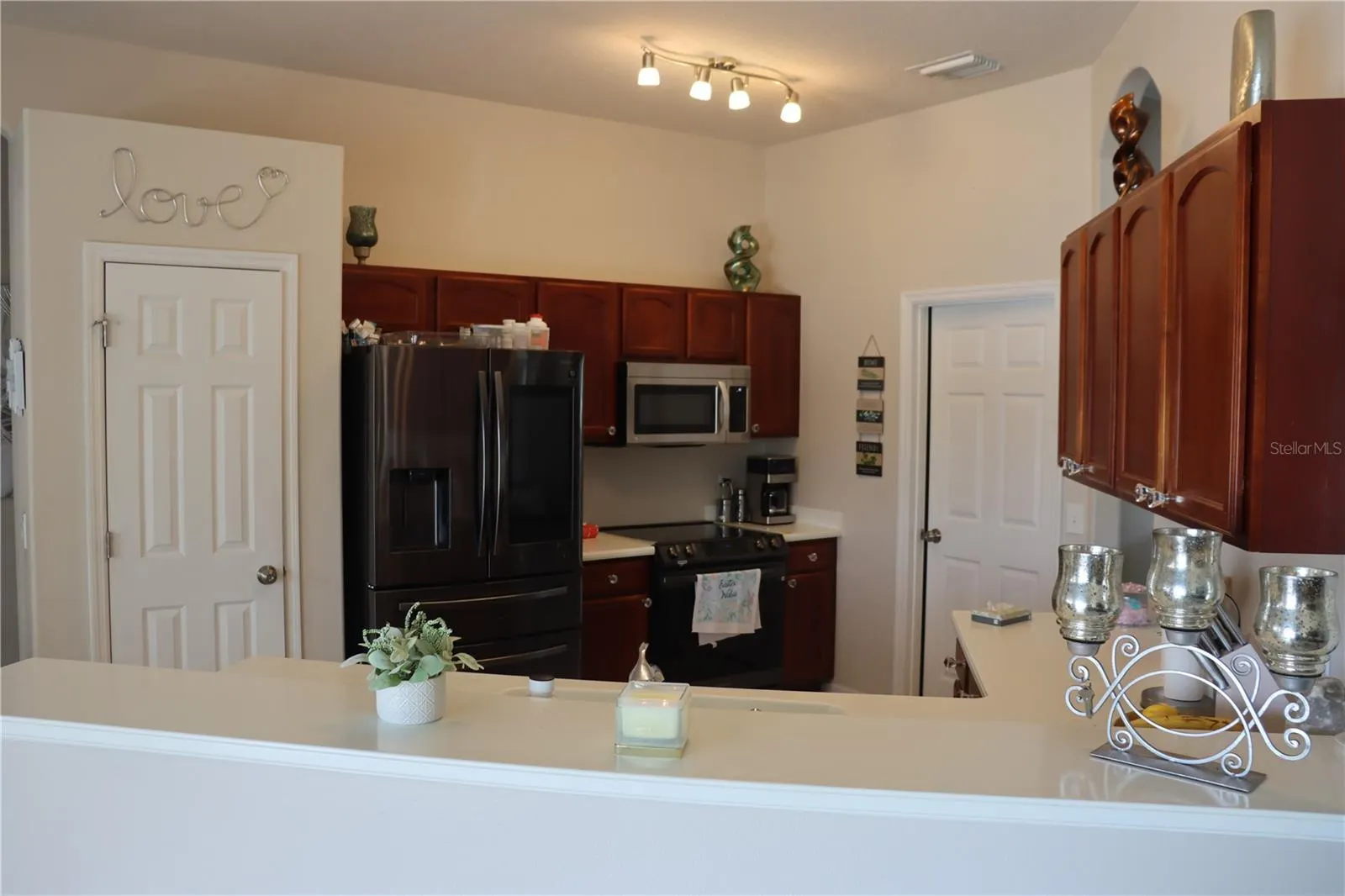 6002 RENAISSANCE CT