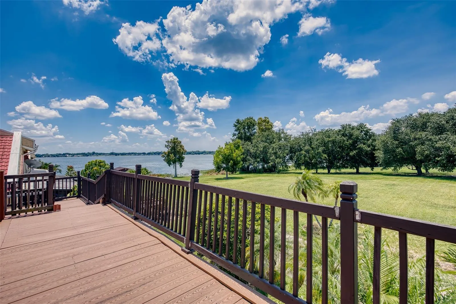 11 CASARENA CT