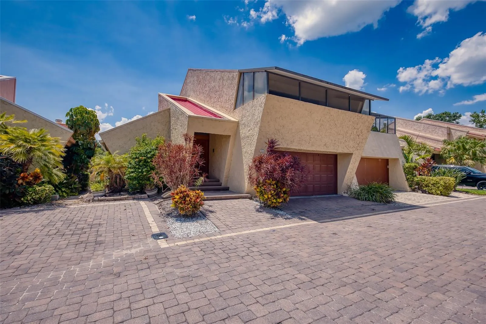 11 CASARENA CT