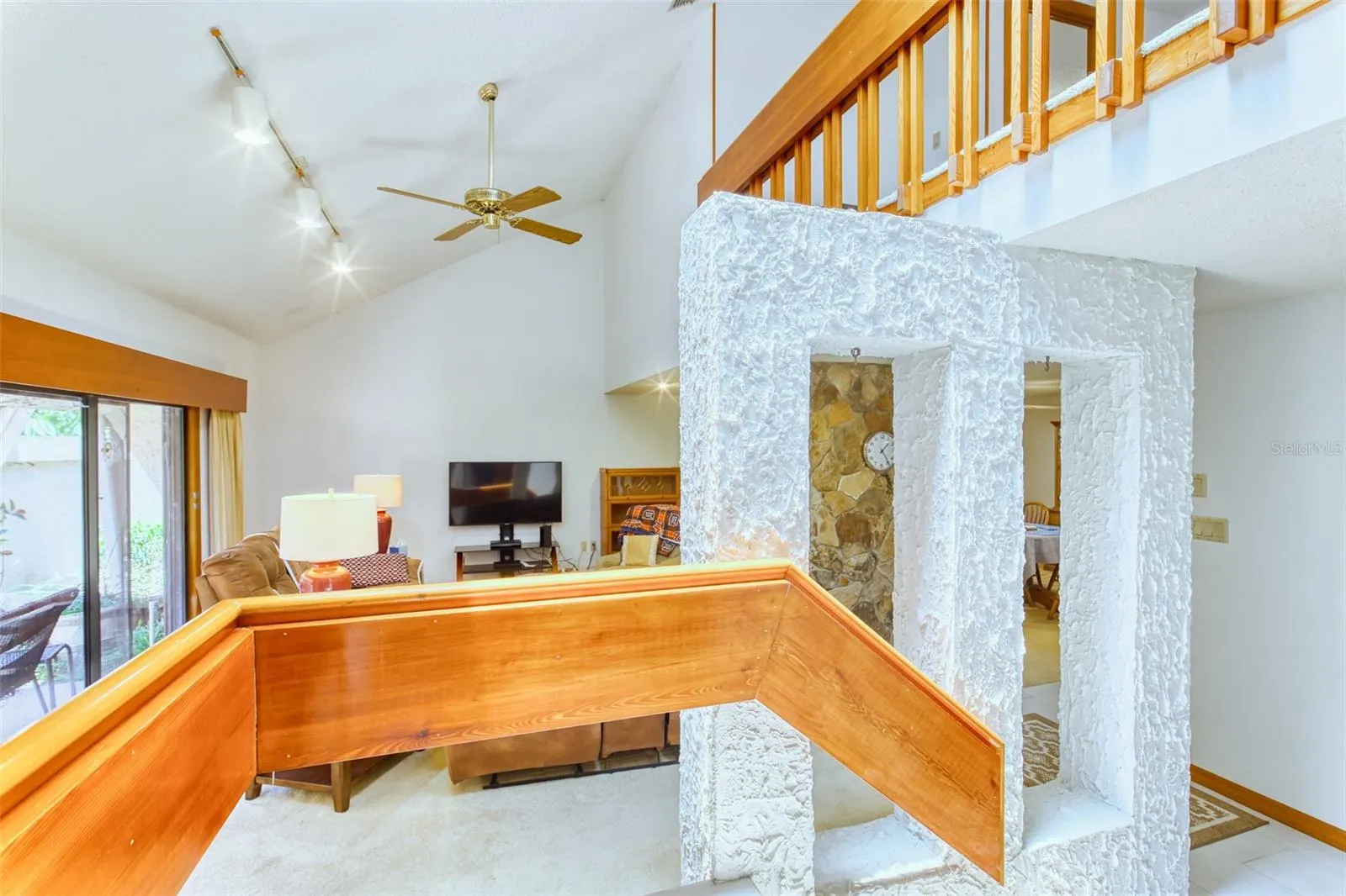 11 CASARENA CT