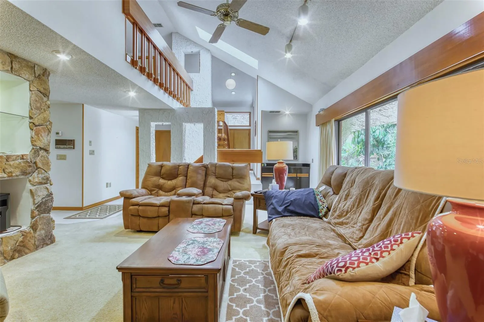 11 CASARENA CT