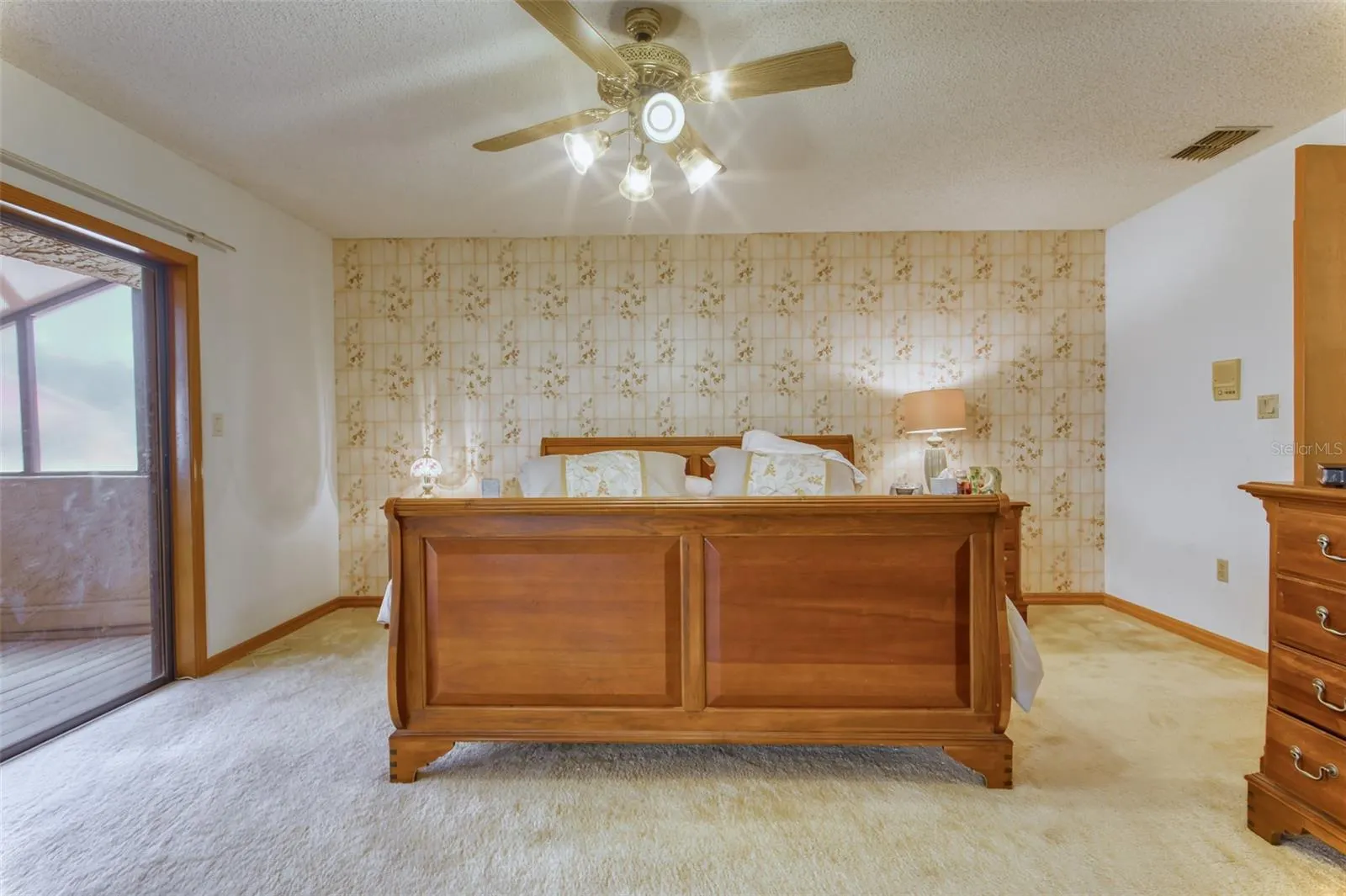 11 CASARENA CT