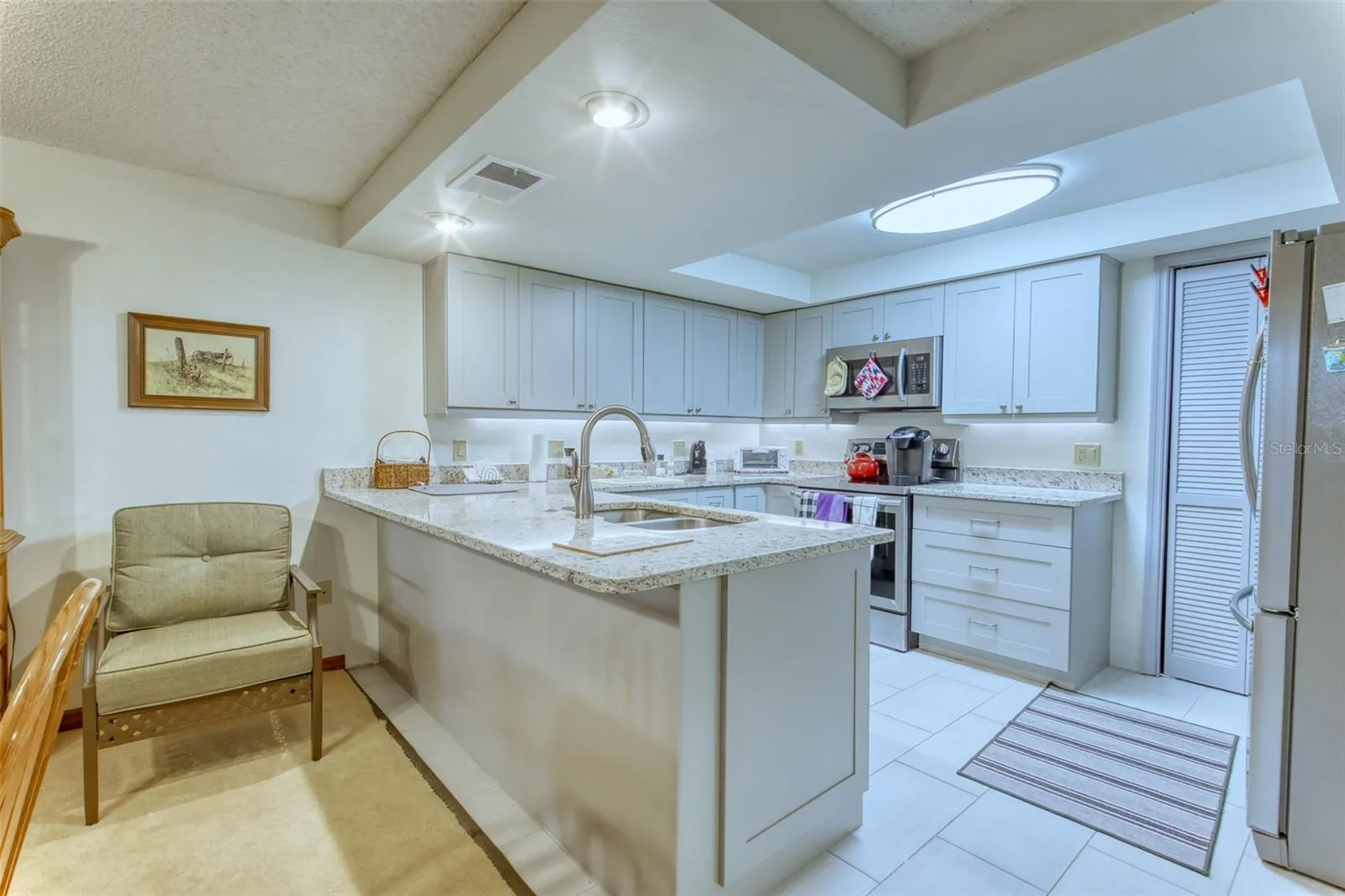 11 CASARENA CT