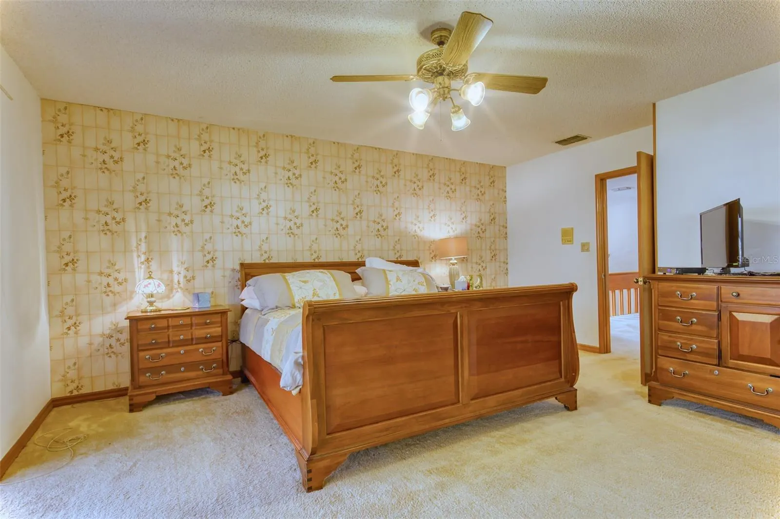 11 CASARENA CT