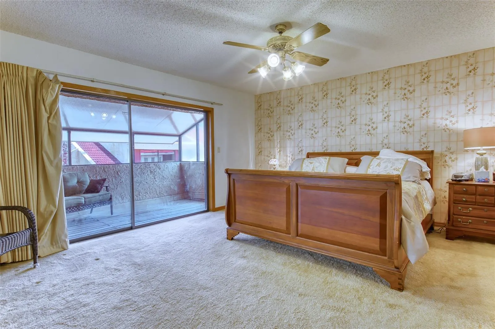 11 CASARENA CT