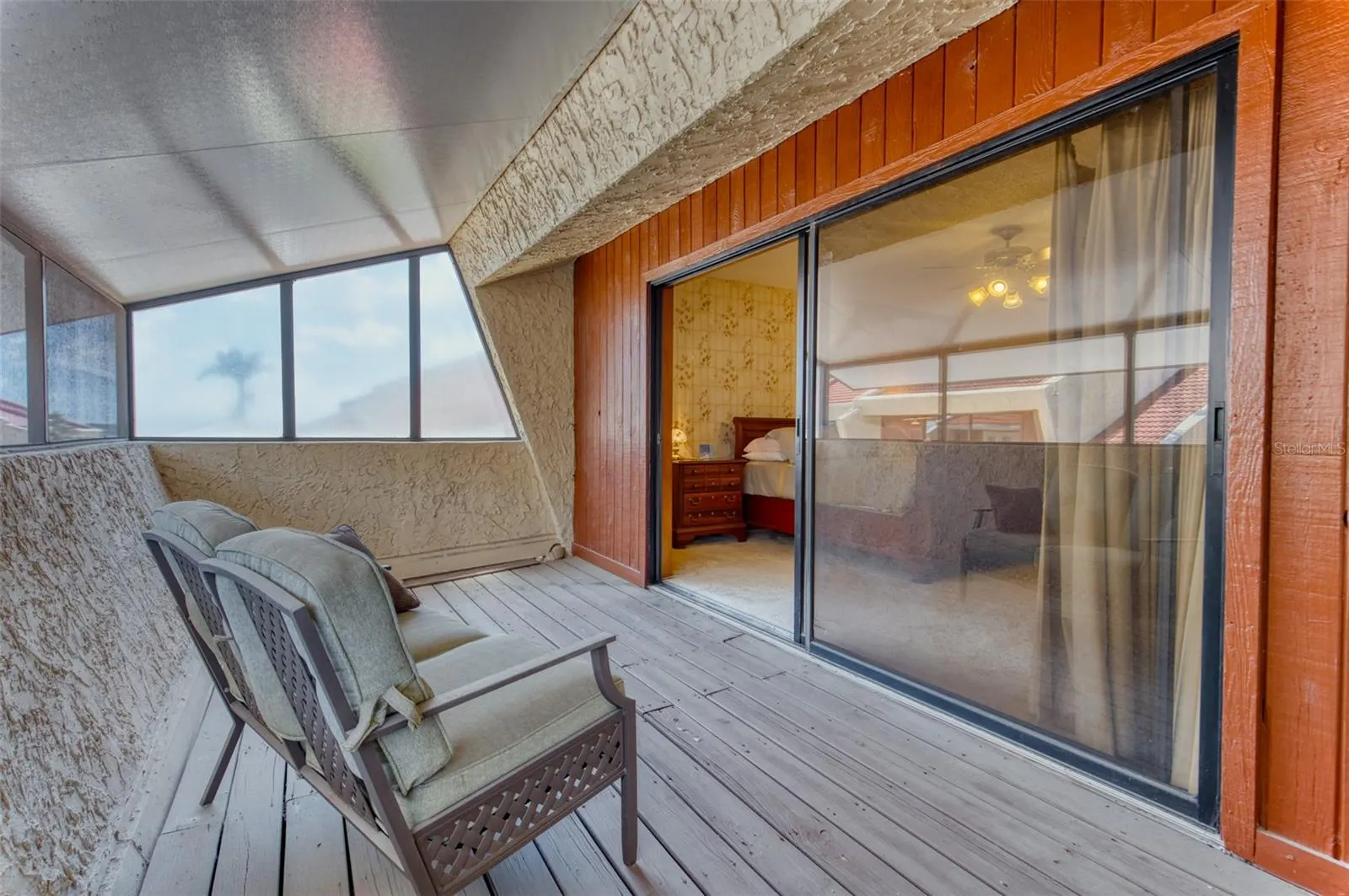11 CASARENA CT