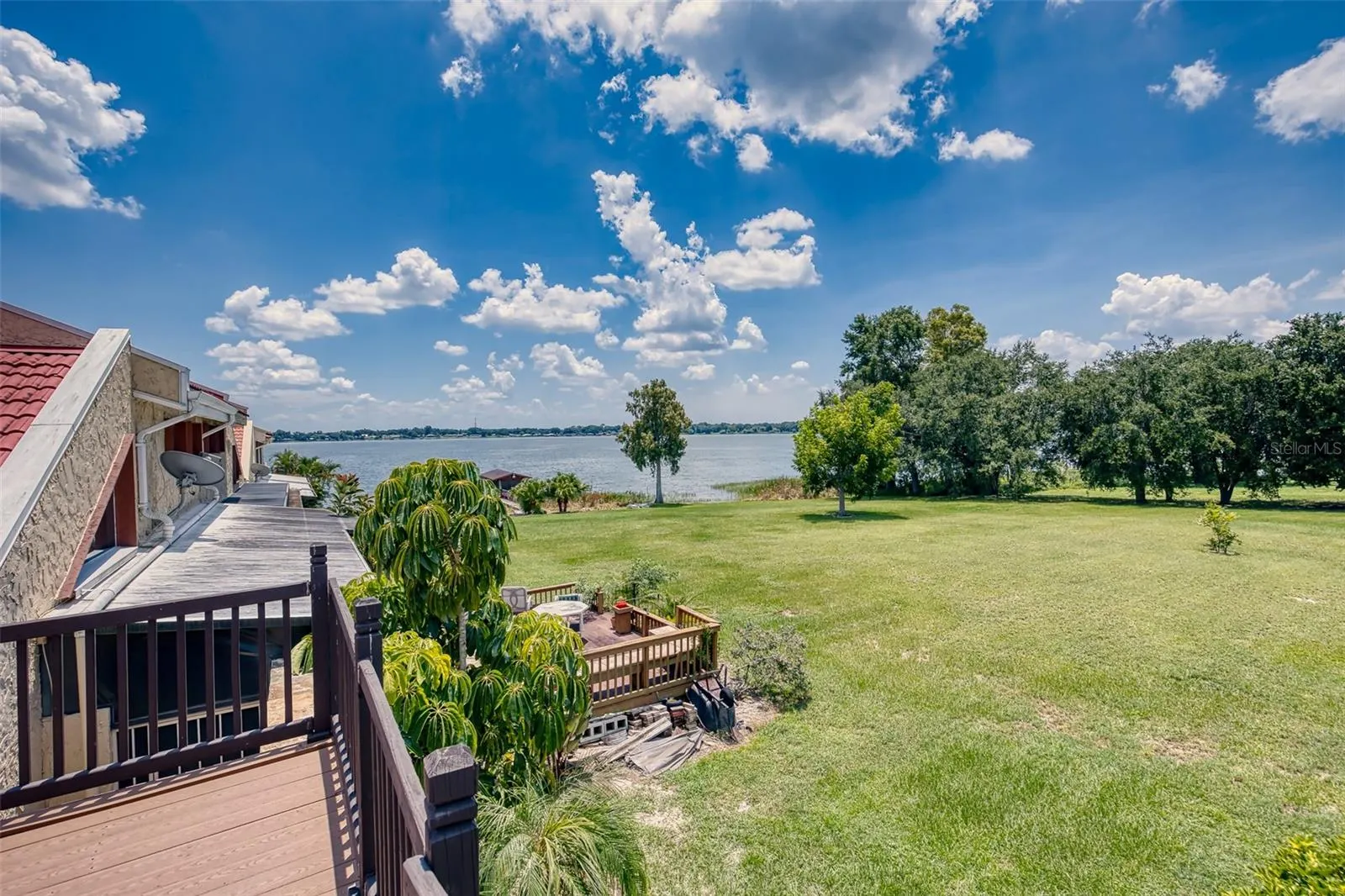 11 CASARENA CT