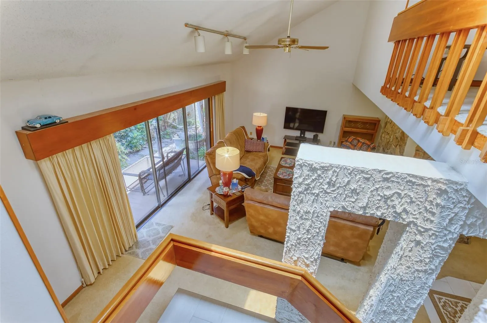 11 CASARENA CT