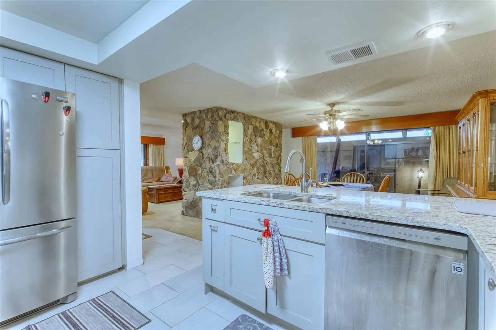 11 CASARENA CT