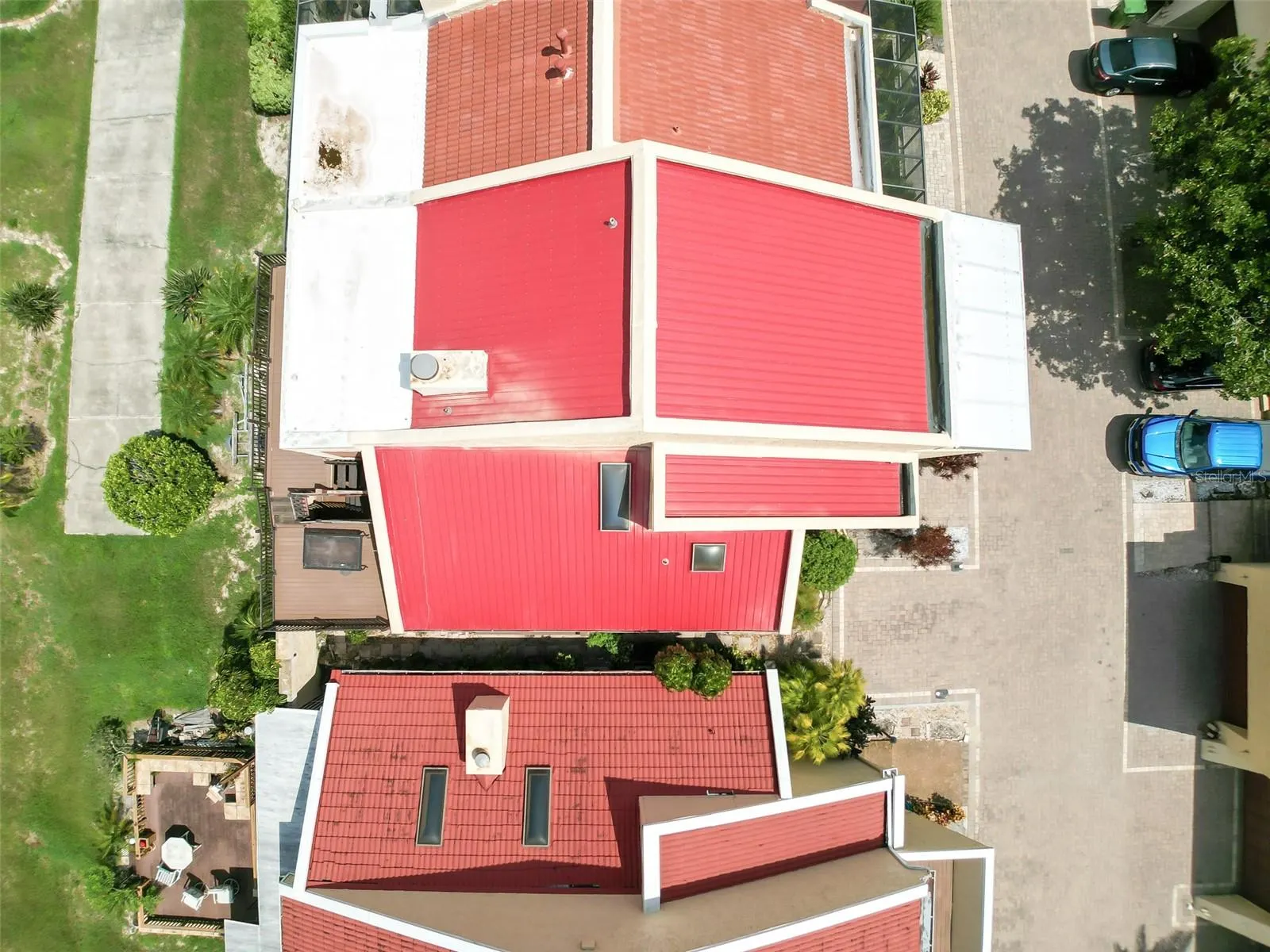 11 CASARENA CT