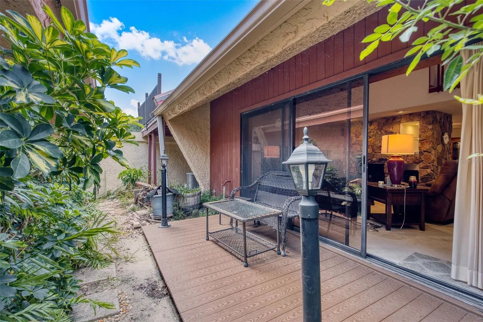 11 CASARENA CT
