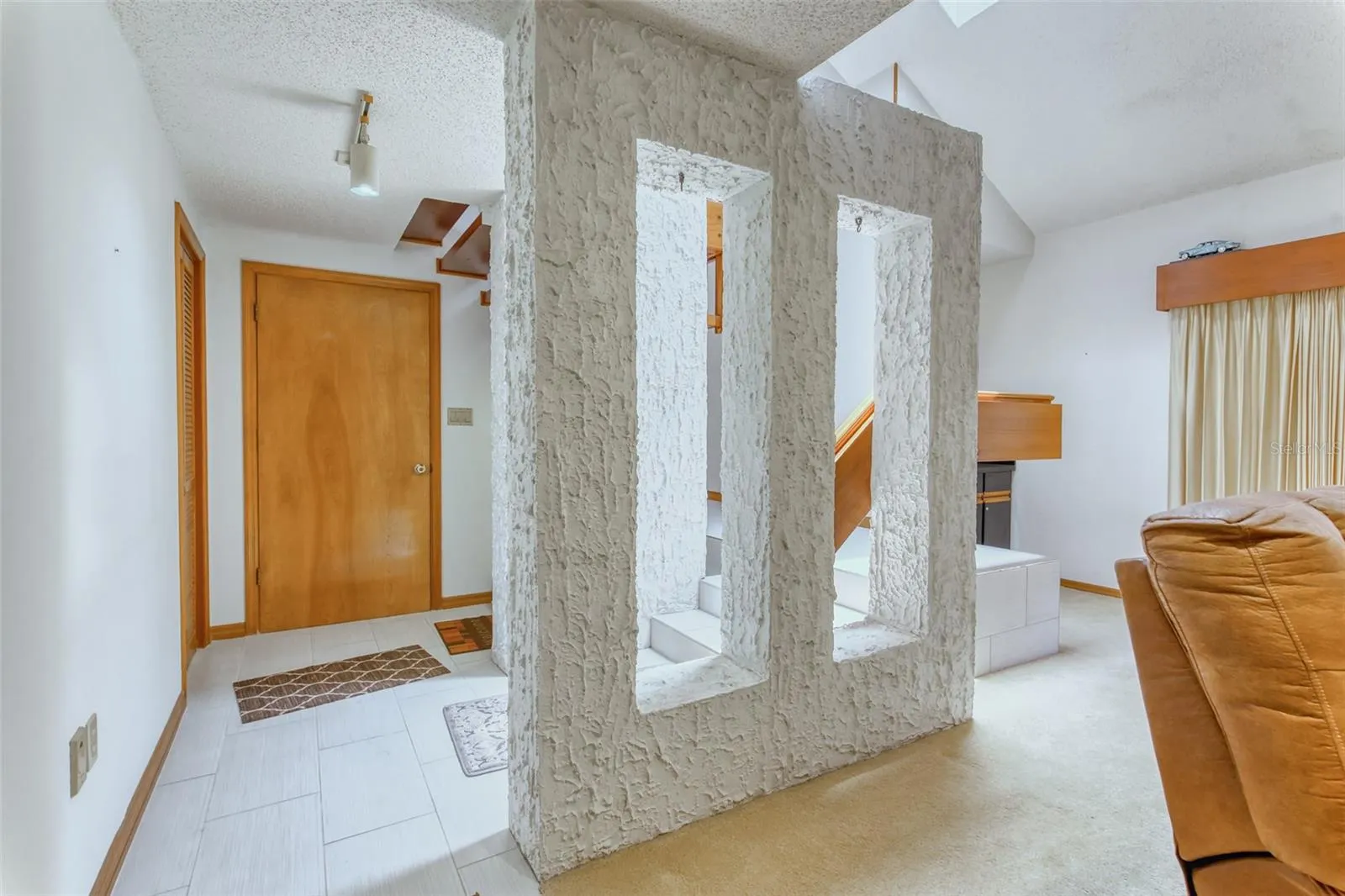 11 CASARENA CT