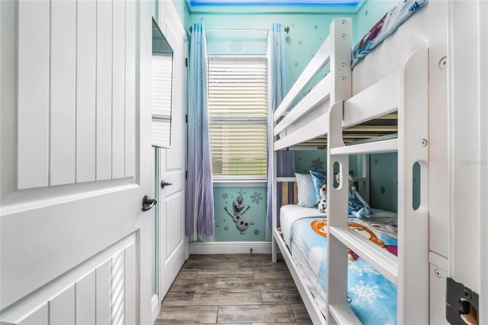 8008 SANDY TOES WAY