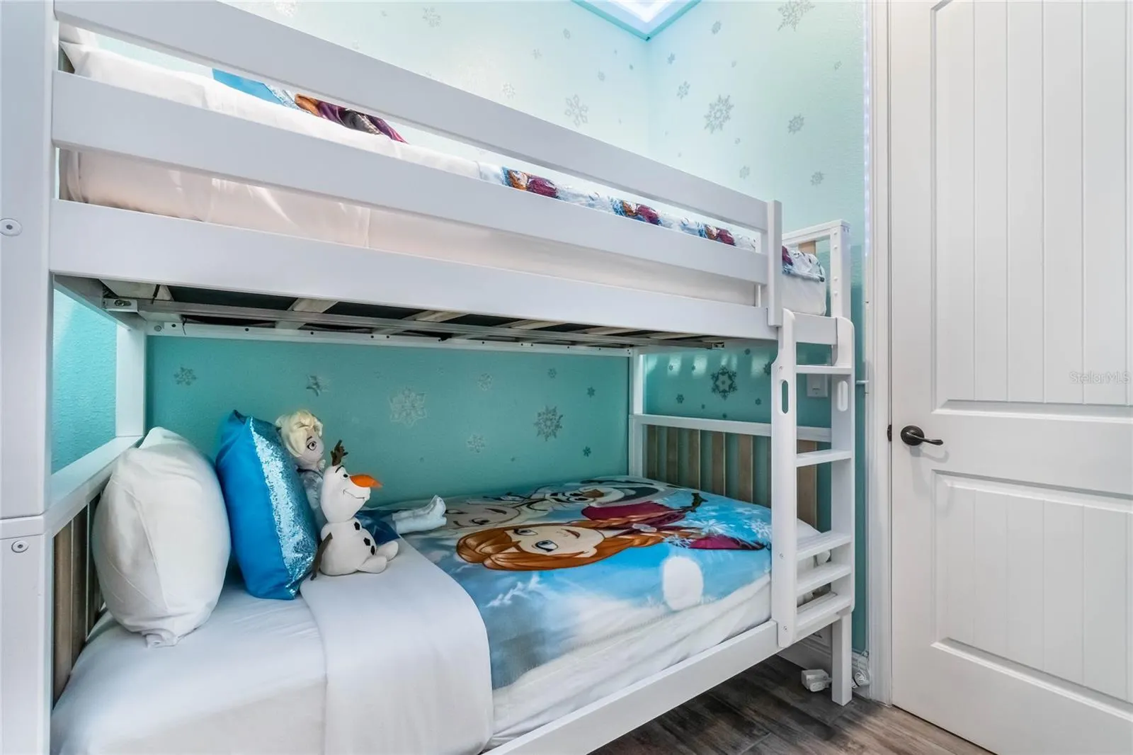 8008 SANDY TOES WAY