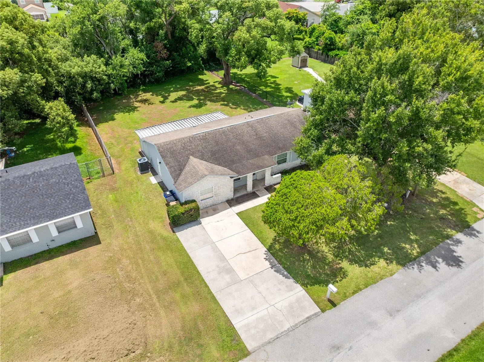 1722 WEST ACRES DR